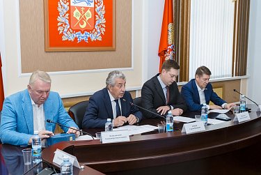 Молодые парламентарии делают первые шаги в законотворчестве